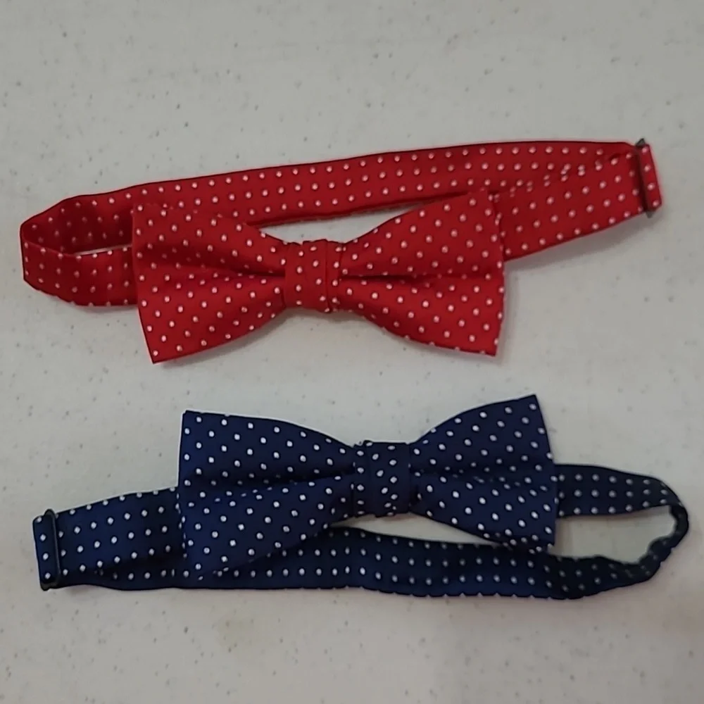 Izod boy's polka-dot bowties
